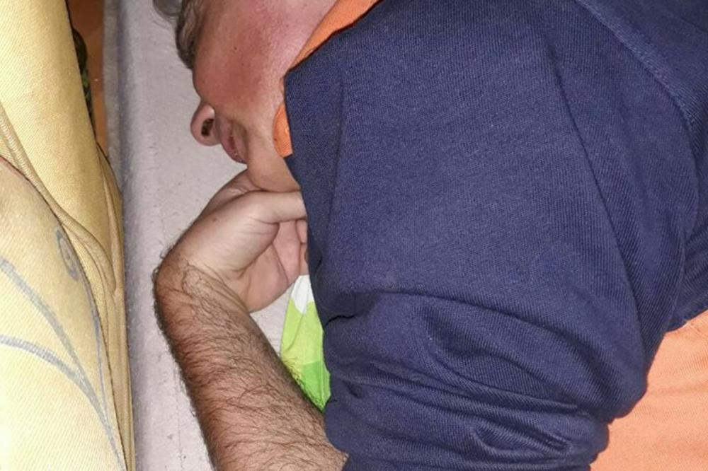 PREDRAG JE PROŠLI PUT MOGAO DA UMRE: Sutra će IZVRŠITELJI OPET pokušati da ga isele s PORODICOM (FOTO)