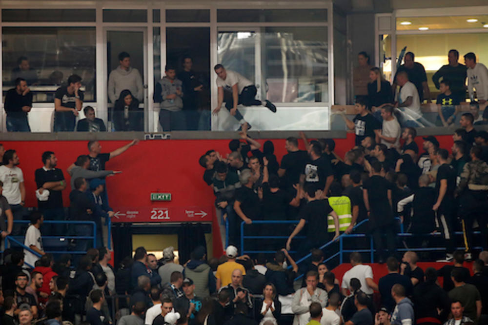 PARTIZAN PLAĆA CEH ZBOG TUČE GROBARA U ARENI: Zatvoren ogroman deo tribina, ali to nije sve!