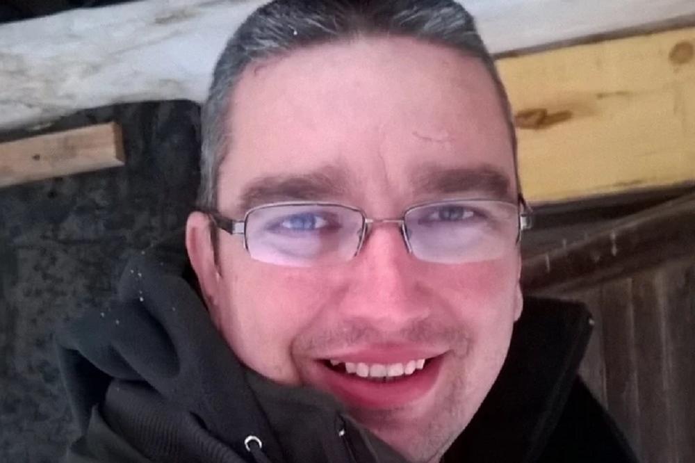 SEĆATE SE PROFESORA KOJI JE U VELIKOJ PLANI ĐAKE SPASIO SIGURNE SMRTI? Danas mu se život menja IZ KORENA!