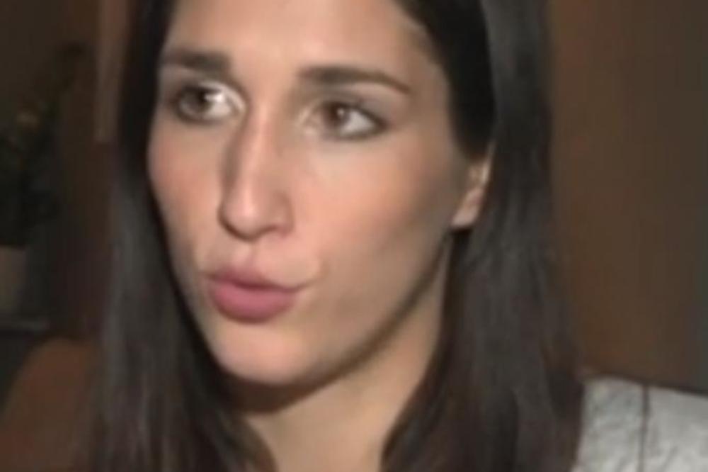 SA TEODOSIĆEM IMA SAMO MALU PETRU: Jelisaveta priznala STRAŠNU BOLEST i probleme zbog kojih NE MOŽE DA ZATRUDNI!