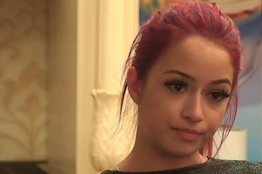 "RADILA SI ZA 2.000"! RASKIRNKAO ZADRUGARKU DA SE BAVILA PROSTITUCIJOM: Propala u zemlju od srama, ODVRATAN JE TIP