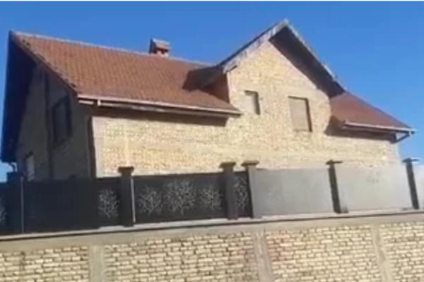 OVO JE VILA KOJU JE VELJKO RAŽNATOVIĆ DOBIO U MIRAZ! Ovde će se sutra skupiti SVATOVI I KUPITI mladu!