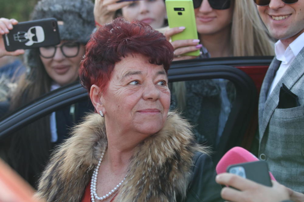 KAD IMAJU TO, IMAJU SVE: Bogdanina BAKA van sebe od sreće za Espreso otkriva ŠTA ĆE PRVO POŽELETI UNUCI u braku!