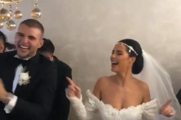 MLADA KONAČNO KUPLJENA: Prija Ceca NAZDRAVILA s Bogdaninim ocem! Mladenci se KONAČNO sreli! (FOTO)