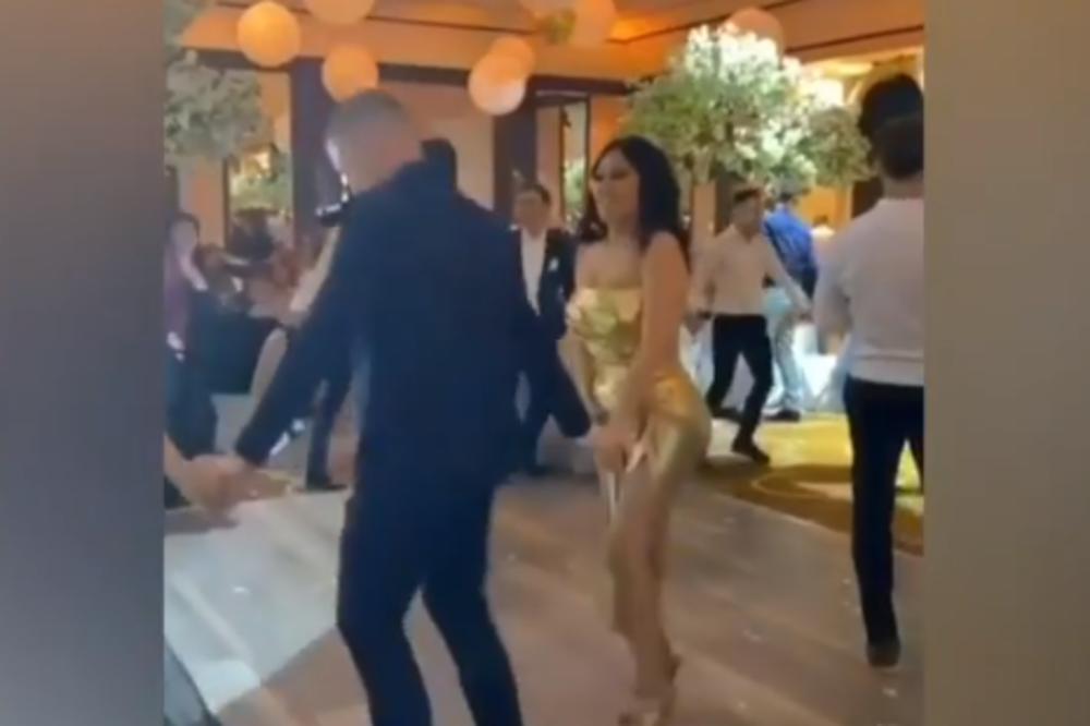 NEMA TOG VESELJA DOK MAJKA KOLO NA ZAIGRA: Ceca oplela UŽIČKO KOLO, sevaju NOGE u zlatnoj haljini