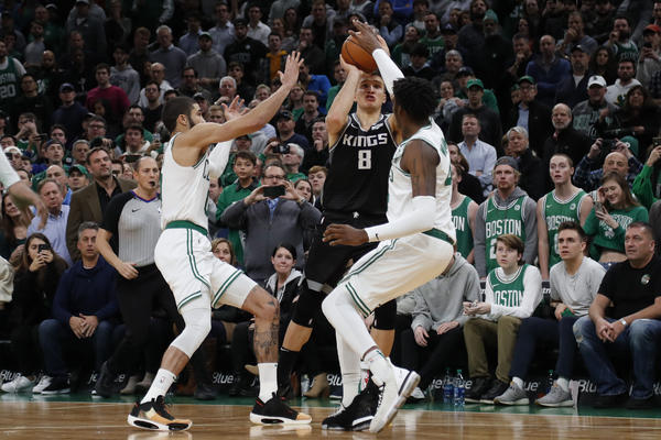 BOGDAN TRAGIČAR, KAKAV BOLAN PORAZ SAKRAMENTA! Srbin šutirao kao lud, ali ovo mu se retko kad dešava! (VIDEO)