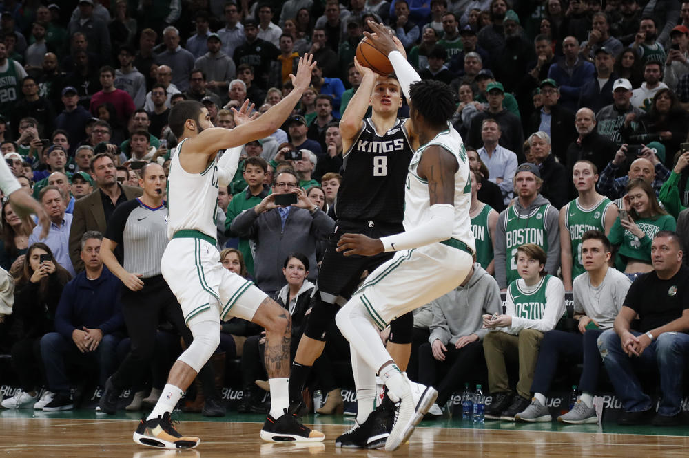 BOGDAN TRAGIČAR, KAKAV BOLAN PORAZ SAKRAMENTA! Srbin šutirao kao lud, ali ovo mu se retko kad dešava! (VIDEO)