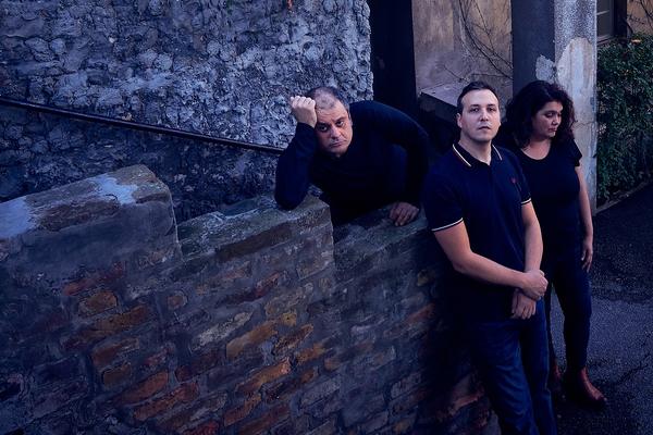 Jedan od najznačajnijih novosadskih bendova, MINSTREL u subotu 4.7. drži KONCERT NA ZIDIĆU Doma omladine Beograda