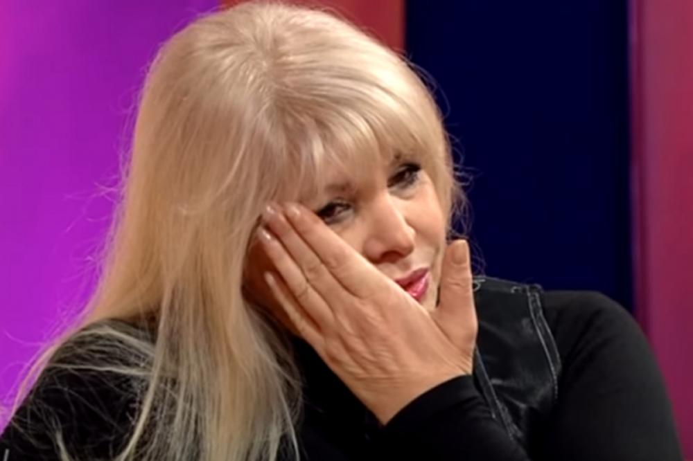 HANKA PALDUM JE PRE 6 GODINA DOŽIVELA SAOBRAĆAJKU, AUTOMOBIL BIO SMRSKAN! Na istom mestu je i Toše POGINUO!