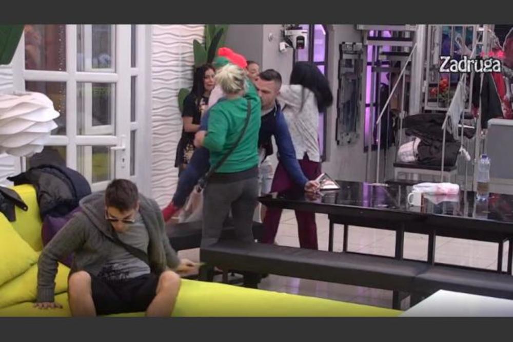 UMALO SE POUBIJALE: Tukle se zadrugarke - leteli tanjiri, SRČA DO KOLENA! (VIDEO)