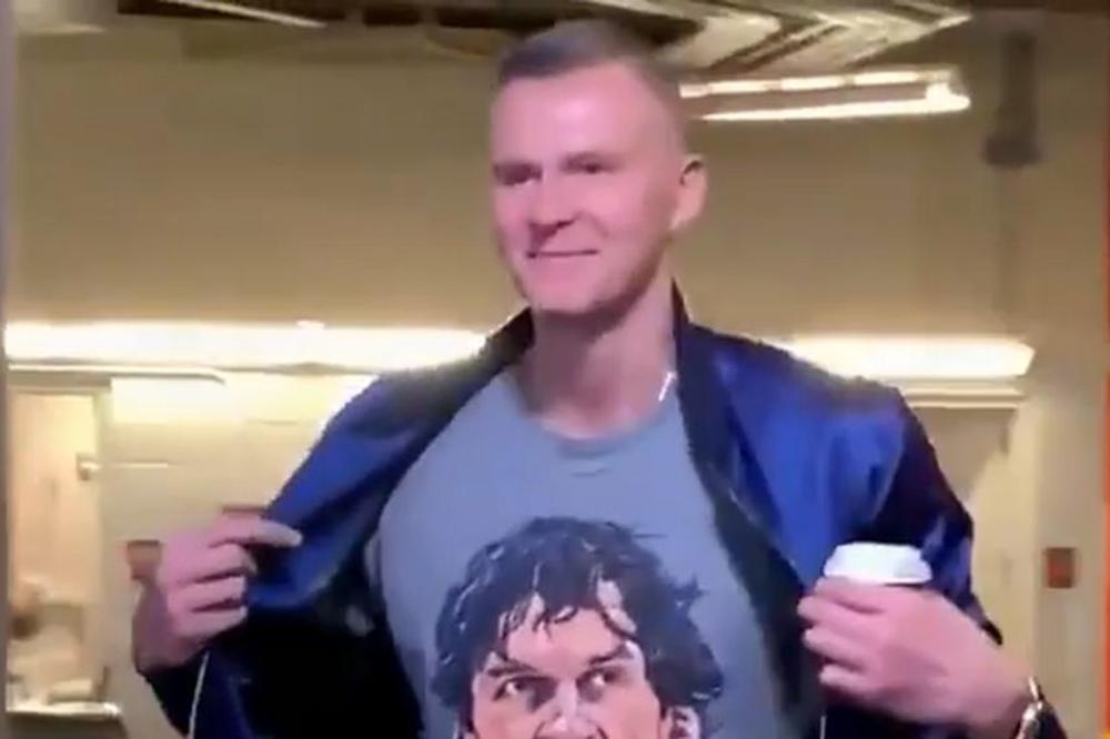 SAD NEMA NIKAKVE SUMNJE: Bobi Marjanović je idol Kristapsu Porzingisu! To je jasno pokazao na majici pred meč!