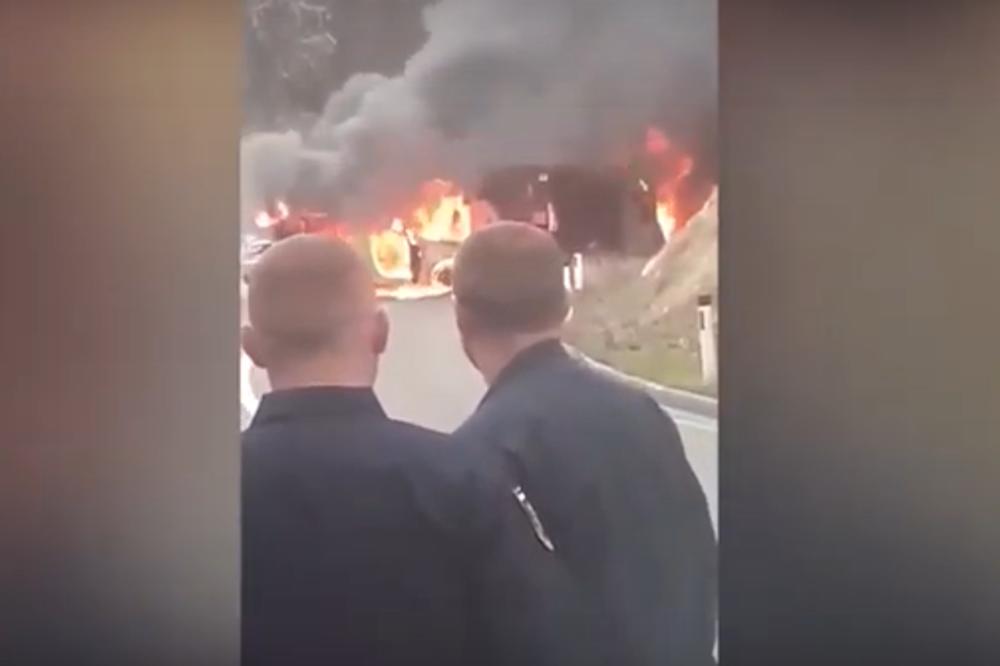 U LEPOSAVIĆU SE DESILA FILMSKA PLJAČKA! Preprečili su kombi, ČULI SE PUCNJI, ne zna se KOLIKO JE PARA ODNETO