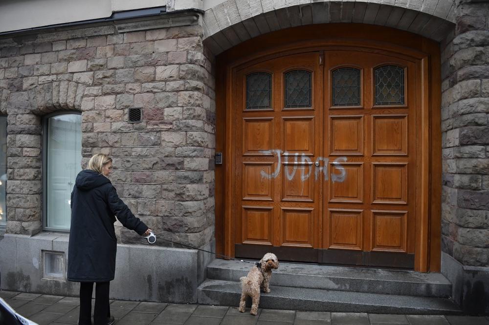 Navijači Malmea su napisali Juda preko ulaznih vrata