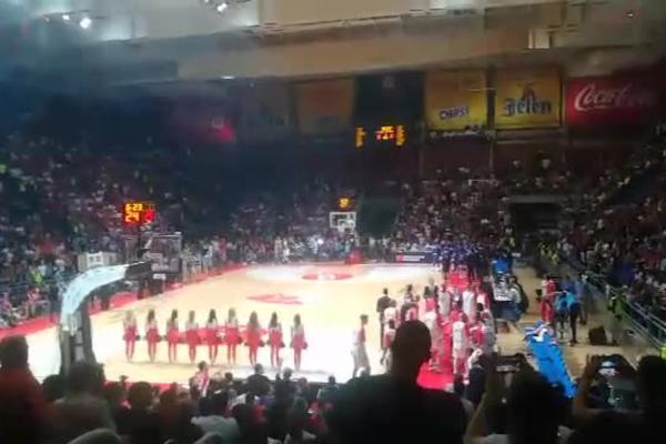 VANJA SE KRSTIO KAD JE ČUO DELIJE: Navijači Zvezde na nož dočekali bivšeg kapitena Partizana!