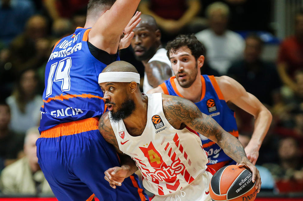 ZVEZDA JE U SERIJI I ZOVE NAVIJAČE: Na Baskoniju za 1000 dinara!