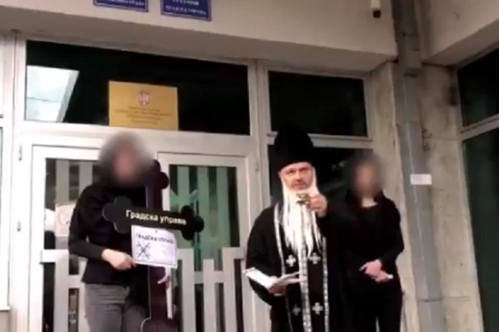 KAFENIJE DAJ NAM U VREME RADA, PLATE NAM POMILUJ! Urnebesan klip koji je baš iznervirao neke ljude (VIDEO)