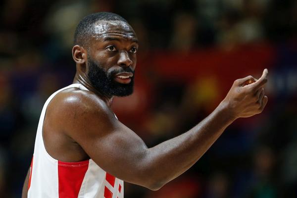 JER NJEGA ČUVA NEKO MNOGO JAK: Kada vidite Dženkinsovo obezbeđenje neće vam biti dobro!