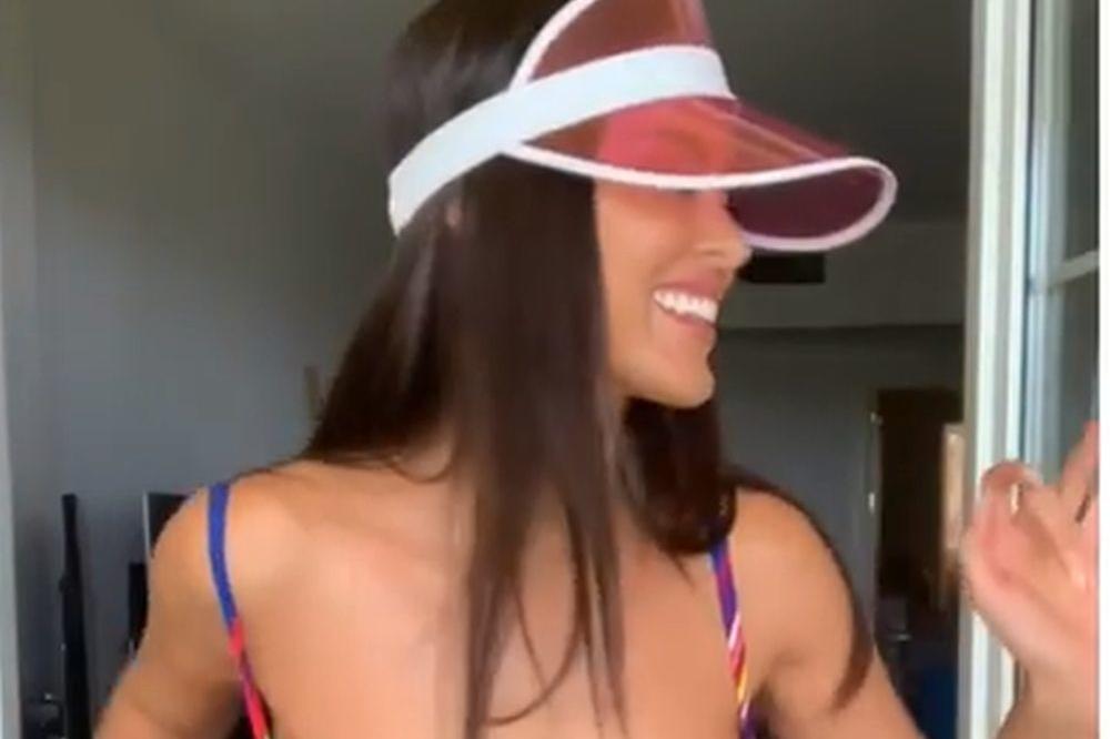 CRNO-BELI SU JOJ U SRCU: Pašćete u nesvest od vreline njenih fotografija!