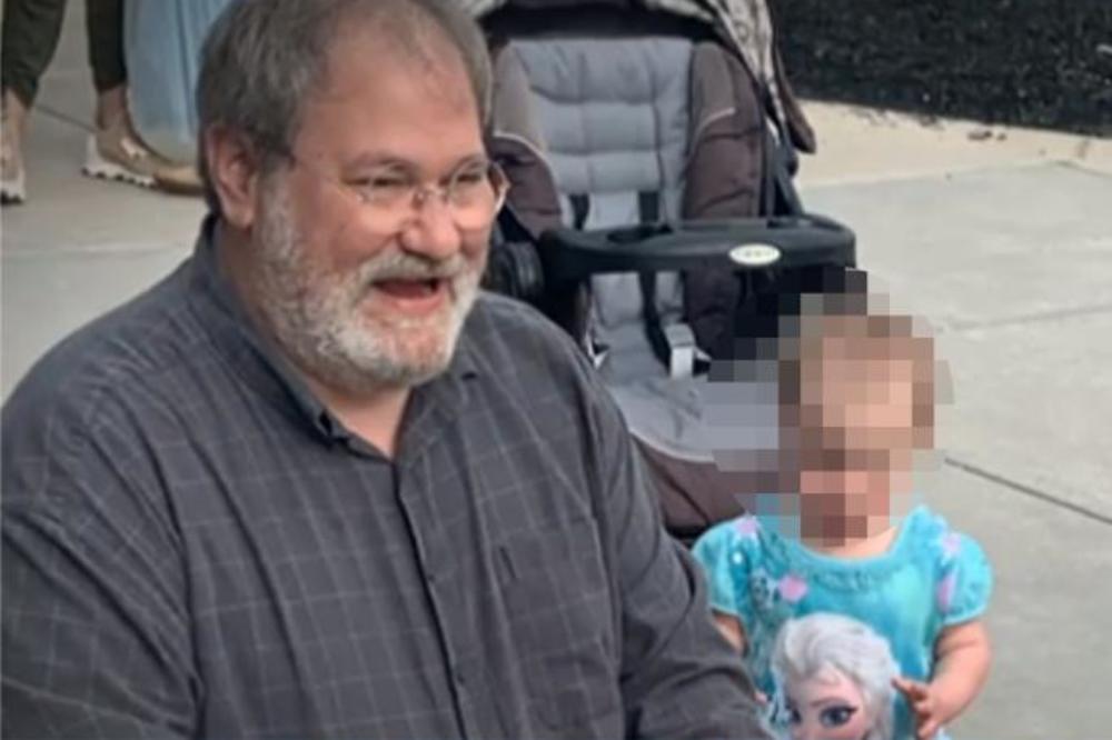 DEDA KOJI JE ISPUSTIO UNUKU KROZ PROZOR PROGOVORIO O UŽASU: Tražio sam je na podu, a onda sam video da stakla nema