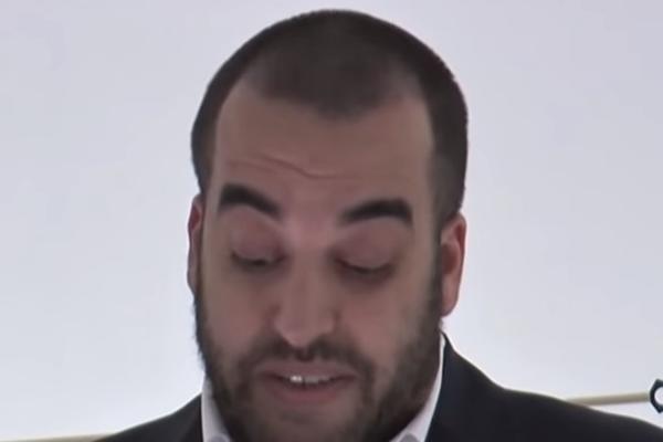 TAJANSTVENI SIN EDIJA RAME: Zemljotres mu ubio devojku, ali to nije jedina NESREĆA koja ga je zadesila