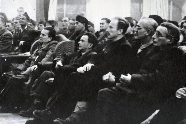 NEKADA SE DVA DANA NIJE RADILO, SVI SU PRAZNOVALI I PUTOVALI: Zašto se slavio 29. novembar i kako je ukinut?