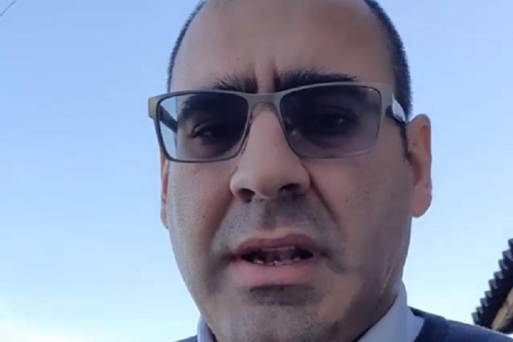 NA PIJACI NAPADNUT VLADIMIR ĐUKANOVIĆ DOK JE BIO SA ŽENOM I DECOM: Svašta su mu dovikivali i vređali ga!