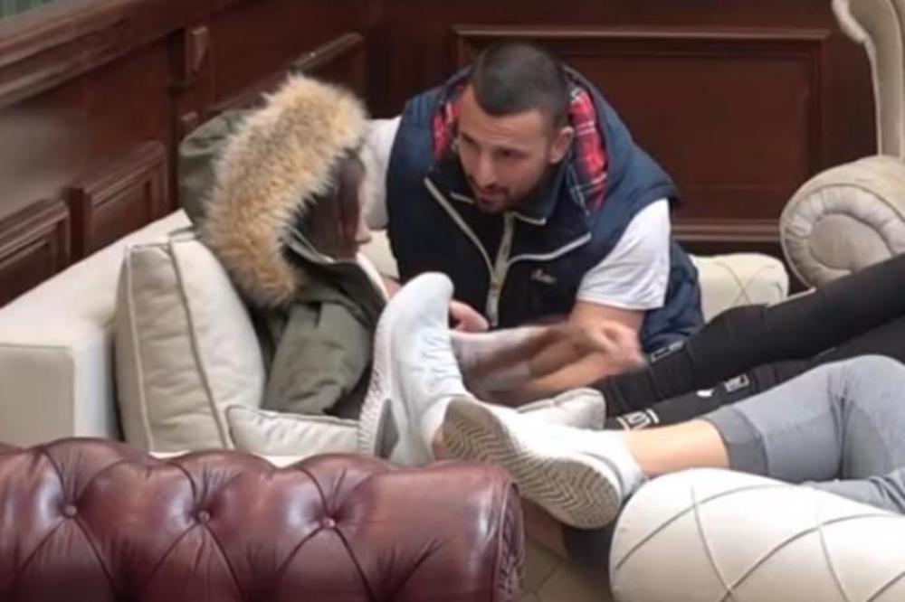 TOMOVIĆ ODLEPIO PA POČEO DA PRETI DRAGANI MITAR I NJENOM LJUBAVNIKU: Veruj mi na reč, ako se igrate NA*EBAĆETE!