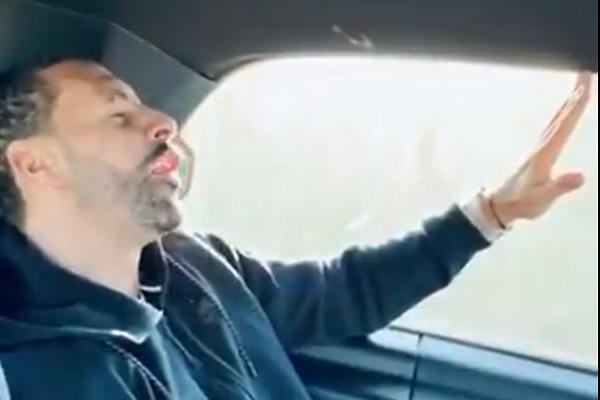 NIKAD NEĆE PREBOLETI STARI, DOBRI JUNAJTED: Rio Ferdinand upao u trans, pa zapevao pesmu o Nemanji Vidiću!