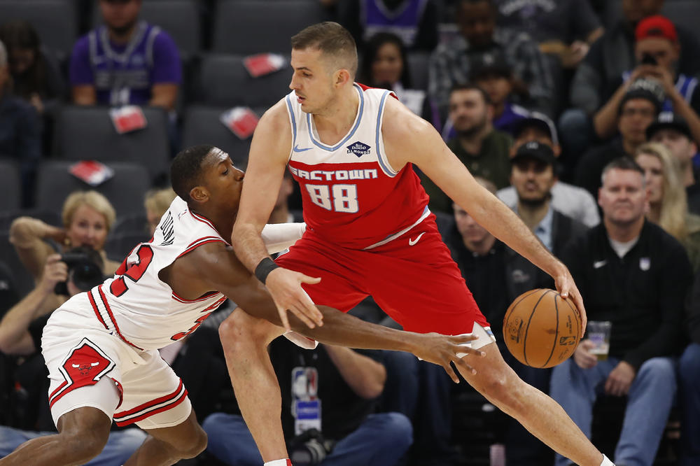 BJELICA DOBAR, BOGDAN SOLIDAN, KINGSI OČAJNI: Monk rešio Sakramento u 4. četvrtini, kraj serije Lejkersa!