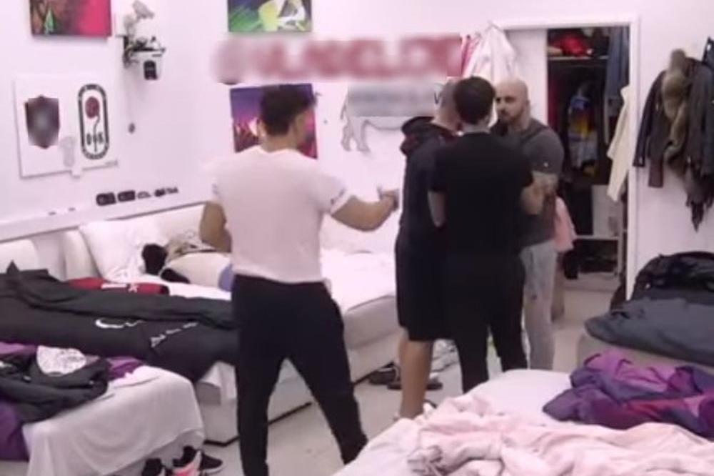 ZAMALO KRVOPROLIĆE U ZADRUZI ZBOG ČAJNE I DVE KESE MAKARONA: Obezbeđenje sprečilo DISKVALIFIKACIJU! (VIDEO)