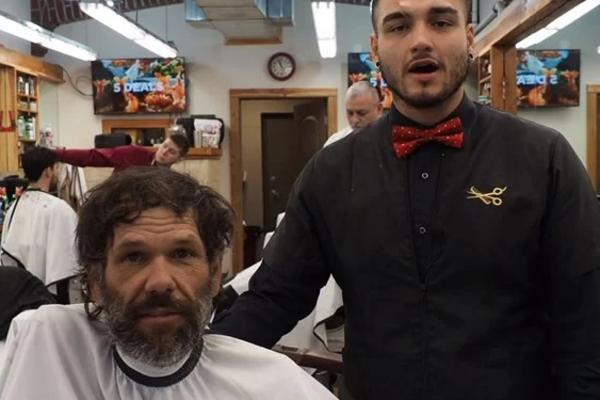 BERBERIN JE BESKUĆNIKU PONUDIO BESPLATNO ŠIŠANJE: Kada je završio, svi su gledali u neverici (VIDEO)