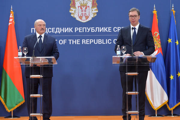 NEĆEMO VIŠE NABAVLJATI ORUŽJE, REFORMISAĆEMO VOJSKU! Vučić pred Lukašenkom otkrio nove planove (FOTO)
