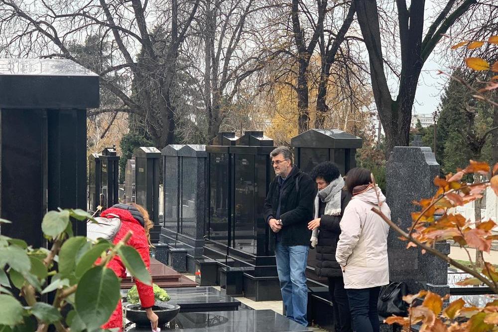 ESTRADU PROGONE UKLETI DATUMI KOJI SU POVEZANI SA TRAGEDIJOM: On još uvek PLAČE i u neverici prihvata ISTINU!