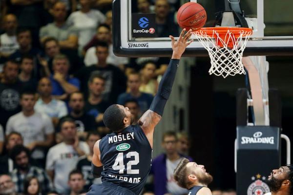 MOZLI JE ZALUDEO SVE NAVIJAČE: Evrokup se poklonio Partizanovom letećem Amerikancu!