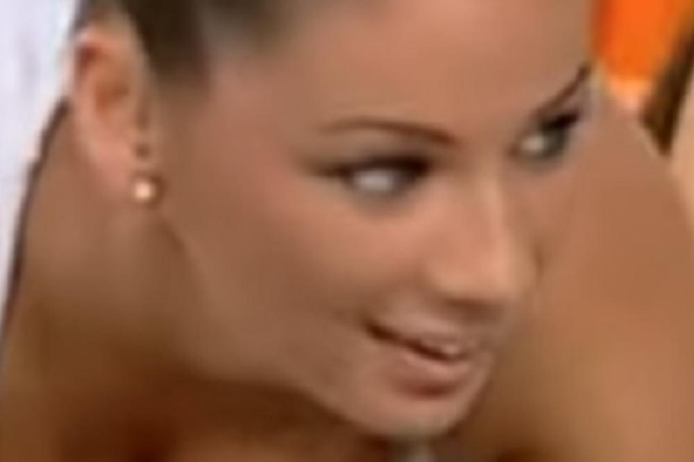 ZBOG NJE RUMUNI SVAKO JUTRO VEŽBAJU! Roksana ima OGROMNE GRUDI i radi na TELEVIZIJI! (VIDEO)