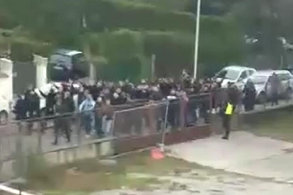 NAVIJAČI ZEMUNA SU UBILI BOGA U NJEMU: Išarao grafit Gavrila Principa, pa ga navatali Taurunumi!