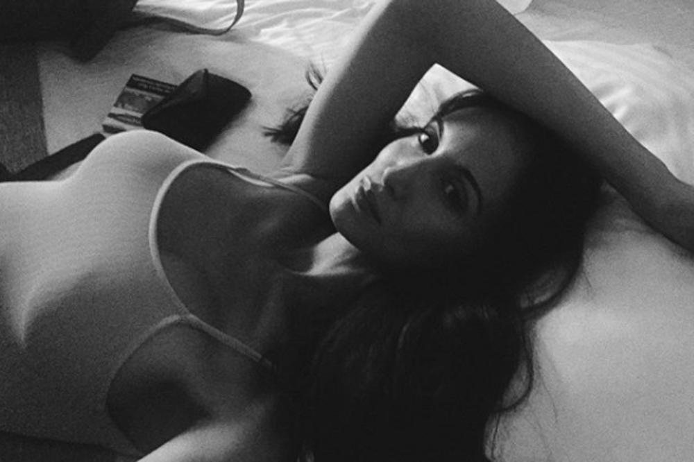 PROSLAVLJALA JE ISUSA A NAPADALA JE SOTONA: Pevačicu predskazanja PROGONE od detinjstva, a sada su je SILE OBUZELE