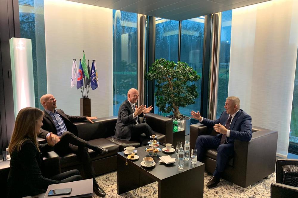 KOKEZA SASTANČIO SA INFANTINOM: Prvi čovek FIFA dolazi u Srbiju, poznato je i kad!