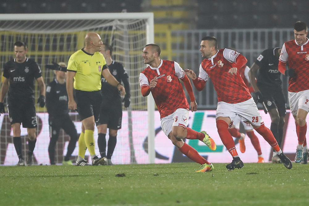 ŠOK U 95. MINUTU, ESKIĆ ISPORUČIO KAZNU: Napredak srušio Partizan posle velikog preokreta i sudijske greške!