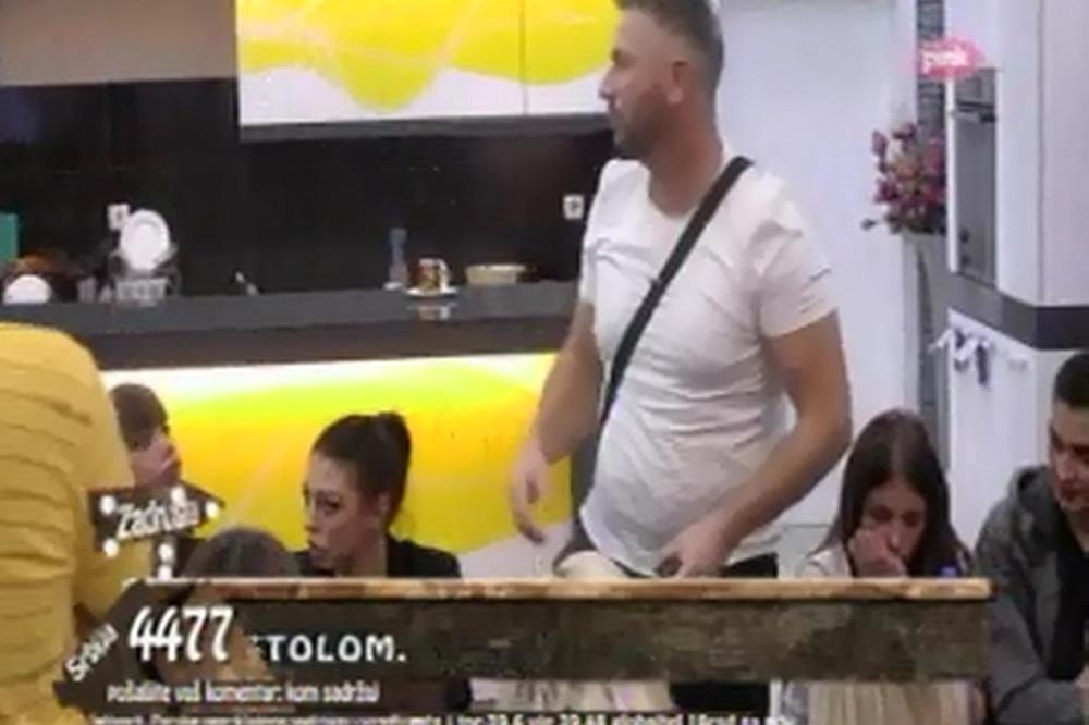 GOSPODIN TORTA OPTUŽIO TOMOVIĆA ZA OZBILJNU STVAR: Svi su oni njegove IGRAČKE?!