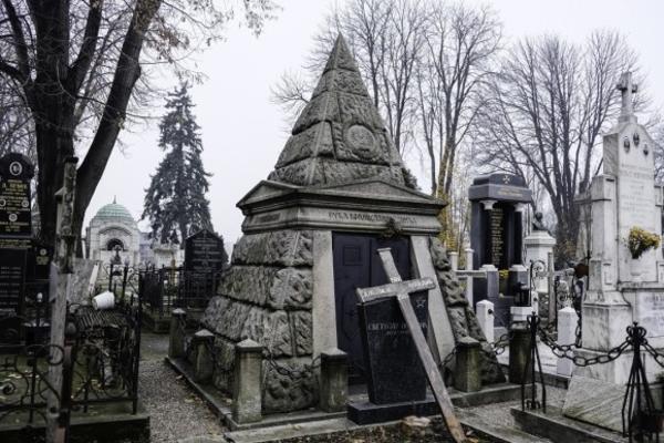 NEOBJAŠNJIVE MISTERIJE: Da li znate šta se krije iza KALEMEGDANSKOG BLAGA, SAVE SAVANOVIĆA ILI SRPSKE PIRAMIDE?