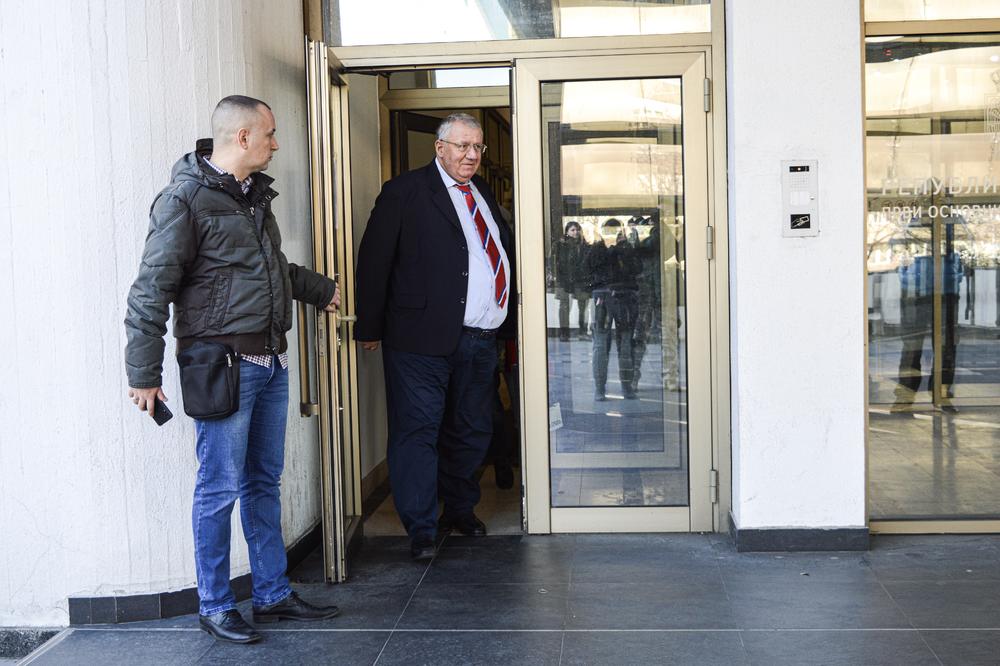 ŠEŠELJ IZREKAO JEDNU OD NAJTEŽIH UVREDA U KARIJERI: Meta je bila Jelena Milić!