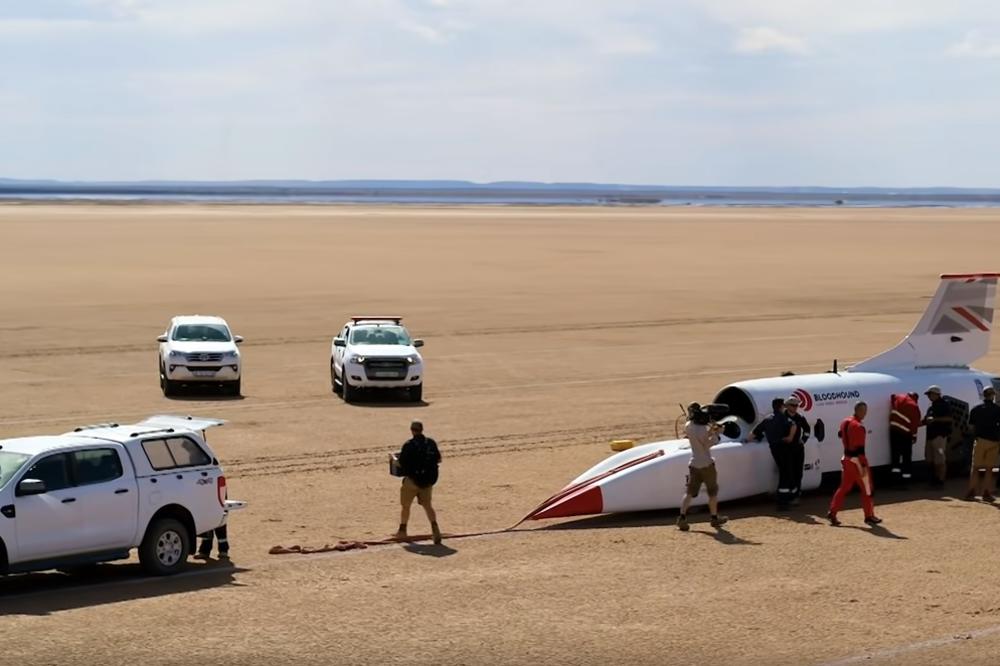 NAPRAVLJEN AUTO KOJI IDE 1000 KILOMETARA NA SAT: Ova zver osvaja svet, pogledajte šta sve još može! (VIDEO)