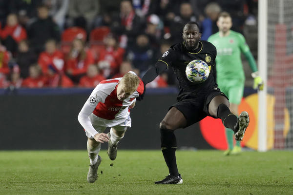 SMOLING I LUKAKU REAGOVALI POSLE SKANDALA: Crni petak je najgori naslov ikada!