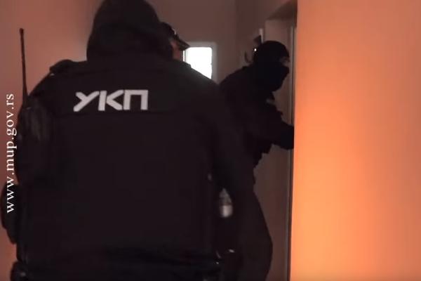 APOTEKA JE BILA FASADA ZA PODVOĐENJE: Novi detalji o MAKROIMA koji su uhapšeni šokiraju!