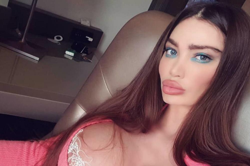 NIJE NI ZNALA KO JE ON! Soraju PROGANJA bivši dečko KAJLI DŽENER! Tajga izgubio GLAVU za STARLETOM