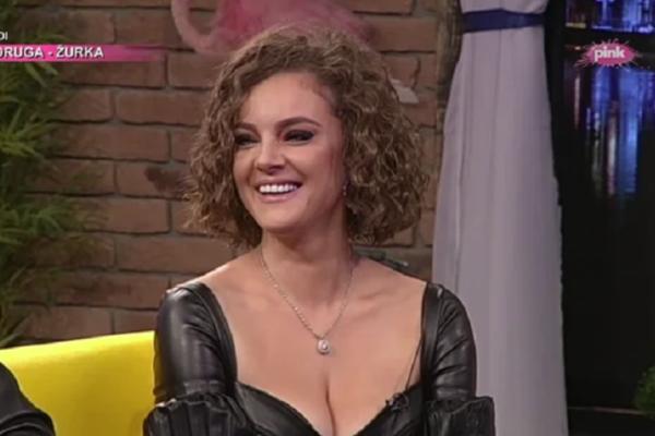 NAKON VESTI O RAZVODU, ISPLIVALE SLAVIČINE SLIKE SA TAJNOG VENČANJA: Poznati svi detalji svadbe na Maldivima (FOTO)