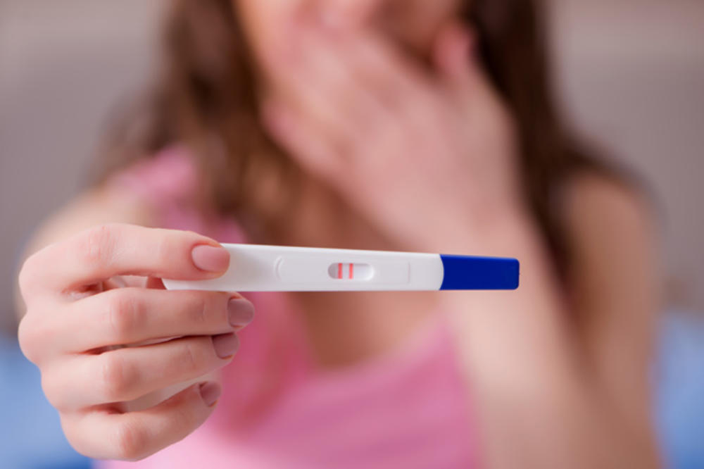 UMRLA TRUDNICA U POLJSKOJ ZBOG ZAKONA O ABORTUSU: Evo koja pravila važe u Srbiji za KIRETAŽU