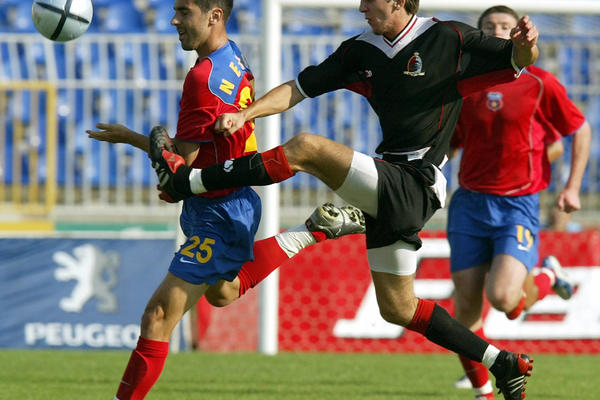 ON JE NADMAŠIO I SAMOG ARKANA: Sećate li se kada je Jusa Bulić doveo lava na utakmicu? (FOTO)