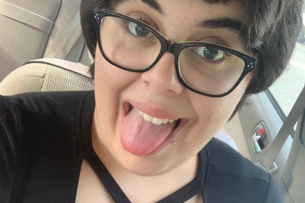 IMA 4 PARTNERA ISTOVREMENO, SAD JE TRUDNA, a dete će odgajati SVI ZAJEDNO!